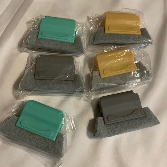 Cleaning tools. For tight spaces such as window sills and corners - Picture 1 of 3